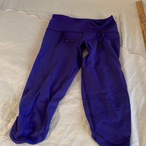 Beautiful Lululemon leggings with cinch waist and gather legs